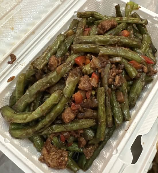 Stir-Fried String Beans with Minced Pork 乾煸四季豆